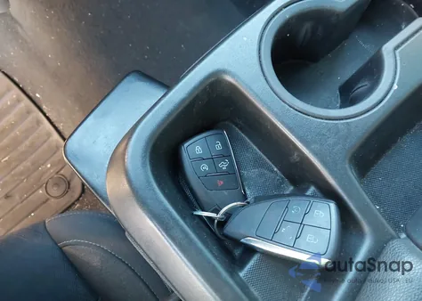 2022 Chevrolet Silverado 1500 4Wd Short Bed Rst from USA, damaged, VIN 3GCUDEED3NG653164